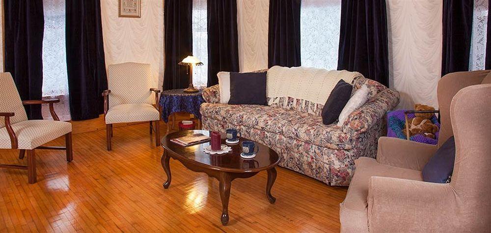 The Sawyer House Bed & Breakfast スタージョンベイ エクステリア 写真