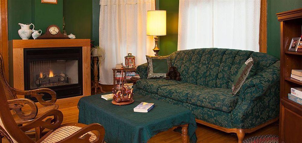 The Sawyer House Bed & Breakfast スタージョンベイ エクステリア 写真