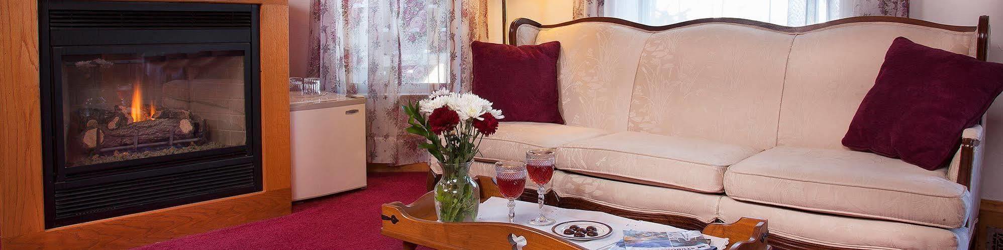 The Sawyer House Bed & Breakfast スタージョンベイ エクステリア 写真